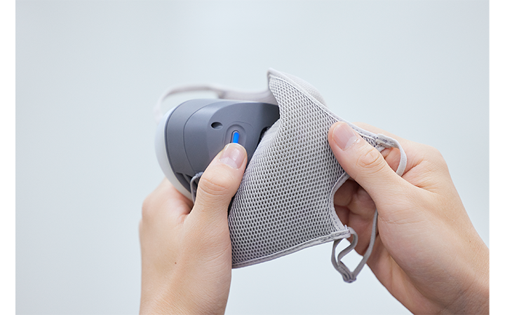 オンラインコミュニケーションをサポートする装着型減音デバイス