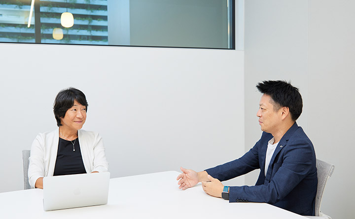 (左)株式会社アーレア 代表取締役 渡瀬 ひろみ氏 (右)キヤノンマーケティングジャパン オープンイノベーション推進室 木暮 次郎