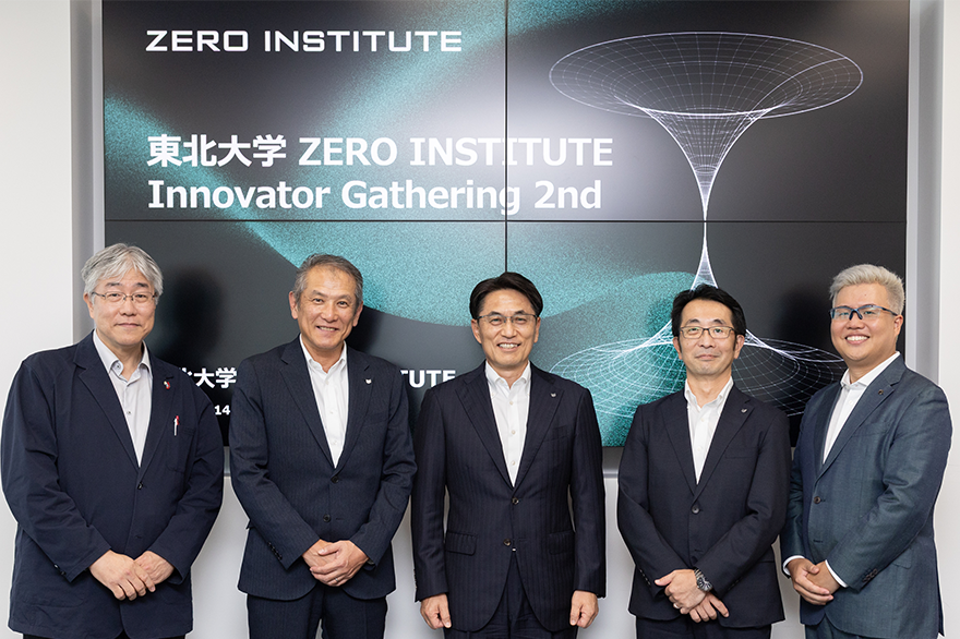 発表会の様子(左から)ZERO INSTITUTE羽生 貴弘インスティテュート長 、キヤノンMJ取締役 大里 剛、取締役 蛭川 初巳、執行役員 常信 卓也、ZERO INSTITUTE渡邊 拓副インスティテュート長