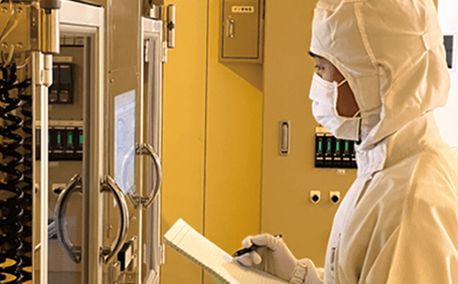 KV画像2_6クリーンルーム