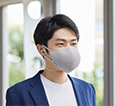 PrivacyTalkを着用している男性の写真