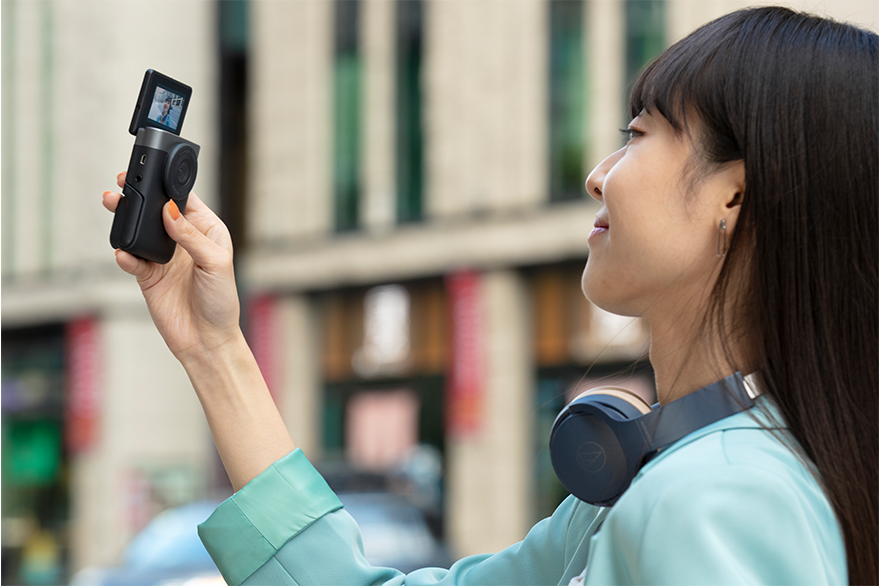 Vlogカメラ“PowerShot V10”を発売|キヤノンMJグループ Vlogカメラ“PowerShot V10”を発売|キヤノンMJグループ